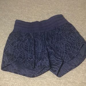 lululemon athletica Shorts - Lululemon tracker short size 6 lululemon athletica Shorts - Lululemon tracker short size 6